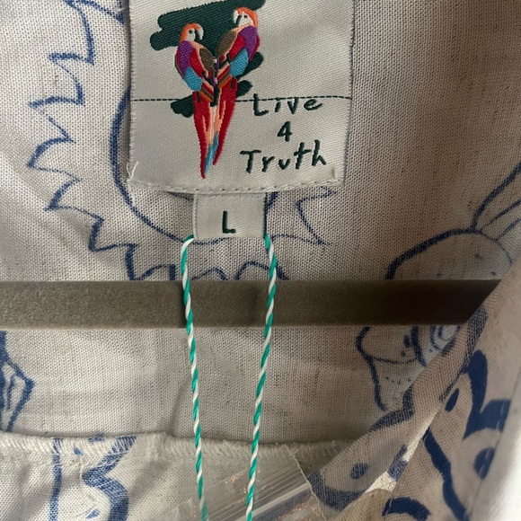 Live 4 Truth Parrot Print Shirt and Shorts Set - Picture 5 of 6